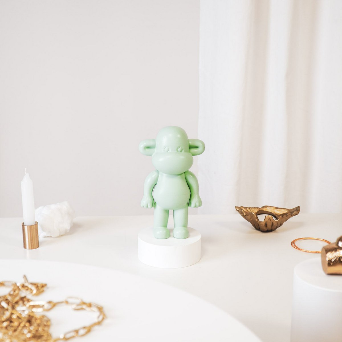 Ornament - Monkey Figurine 'The Legend' - Polyresin - Mintgreen - 11x7x19cm