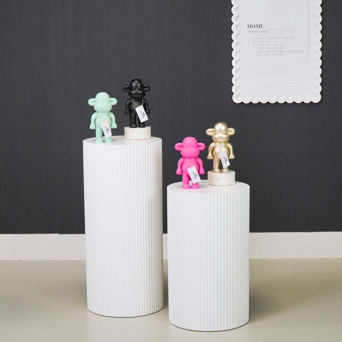 Ornament - Monkey Figurine 'The Legend' - Polyresin - Mintgreen - 11x7x19cm