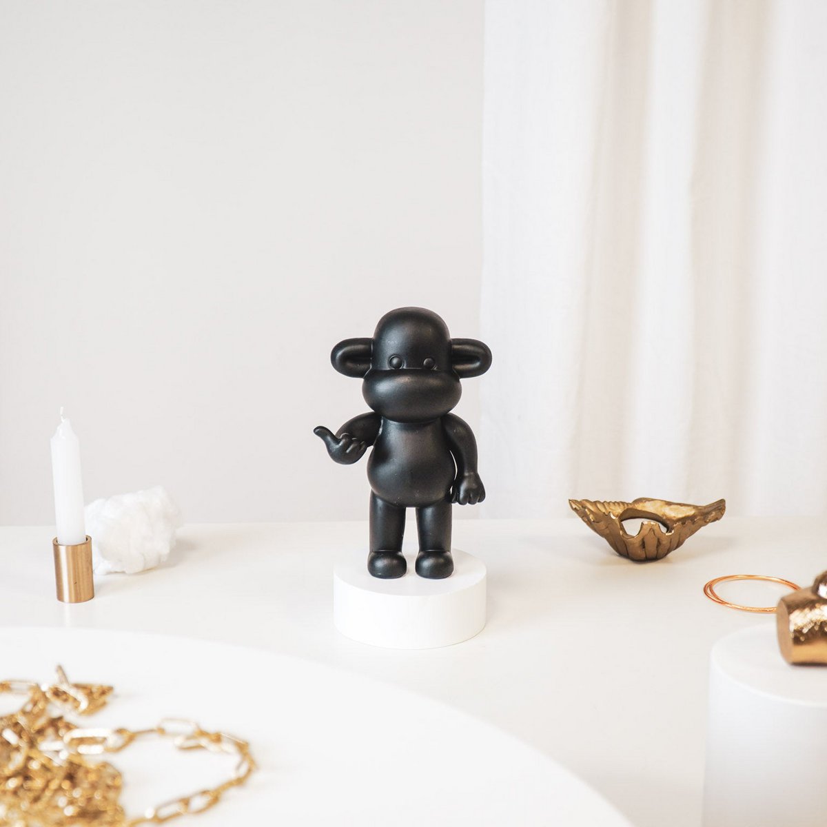Ornament - hang los aap beeldje 'de legende' - zwart - 11x7x19cm