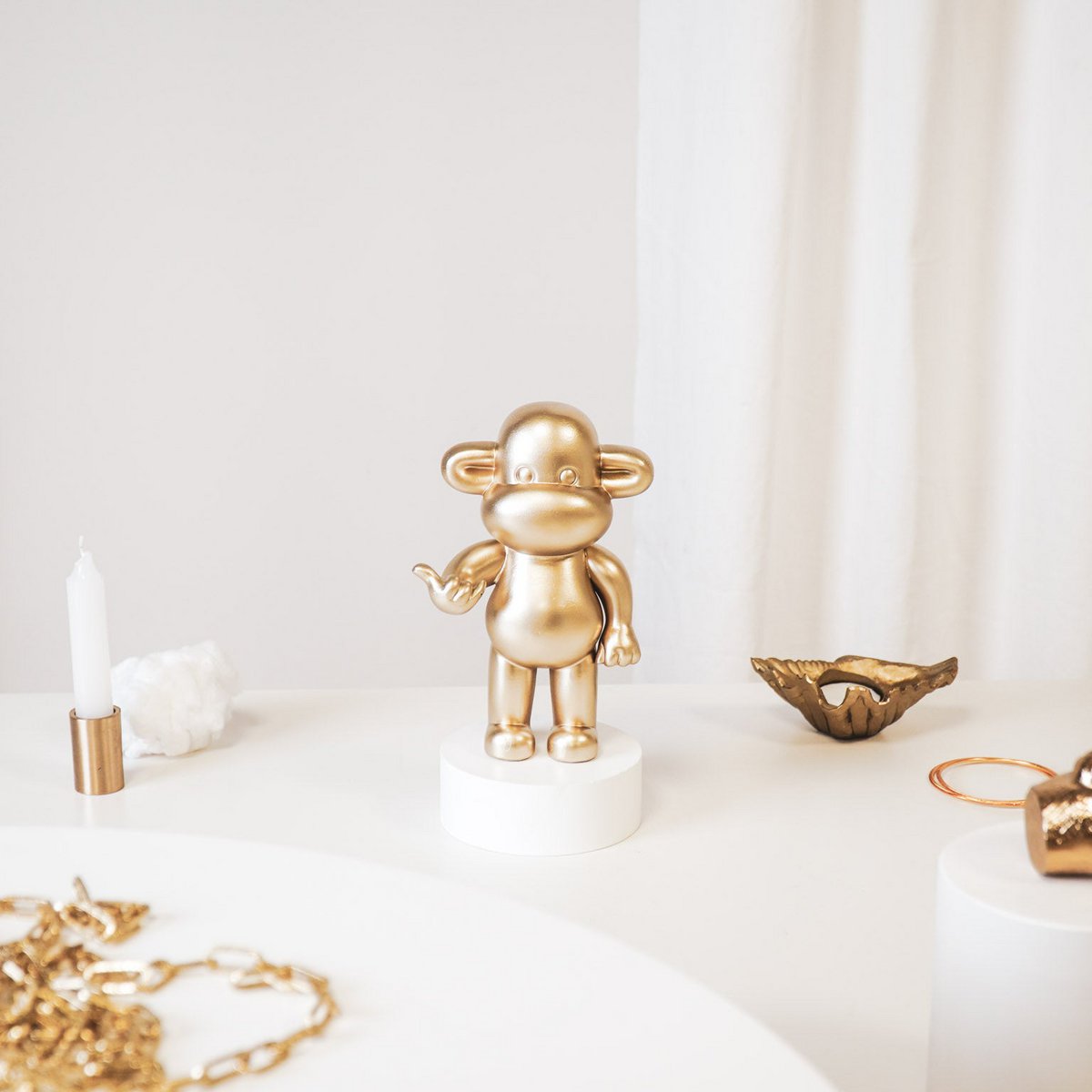 Ornament - hang losse aap beeldje 'de legende' - polyresin - goud - 11x7x19cm