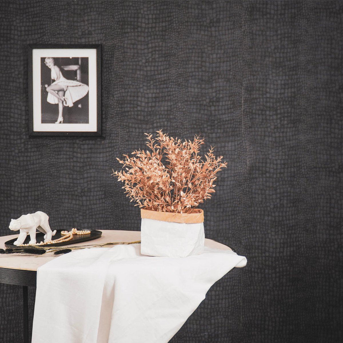 HV Gouden Plant met zwarte pot- Polystyreen