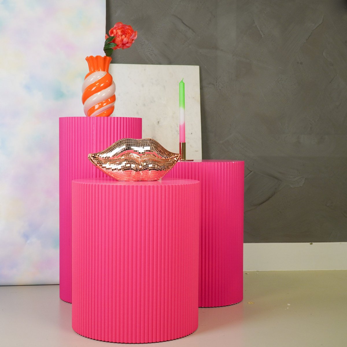 Bijzettafel / pilaar -cilinder - MDF - neon roze - 30x54cm