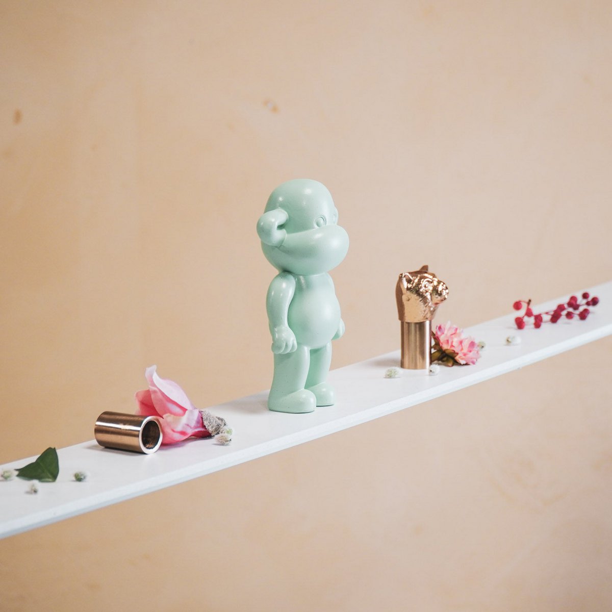 Ornament - Monkey Figurine 'The Legend' - Polyresin - Mintgreen - 11x7x19cm