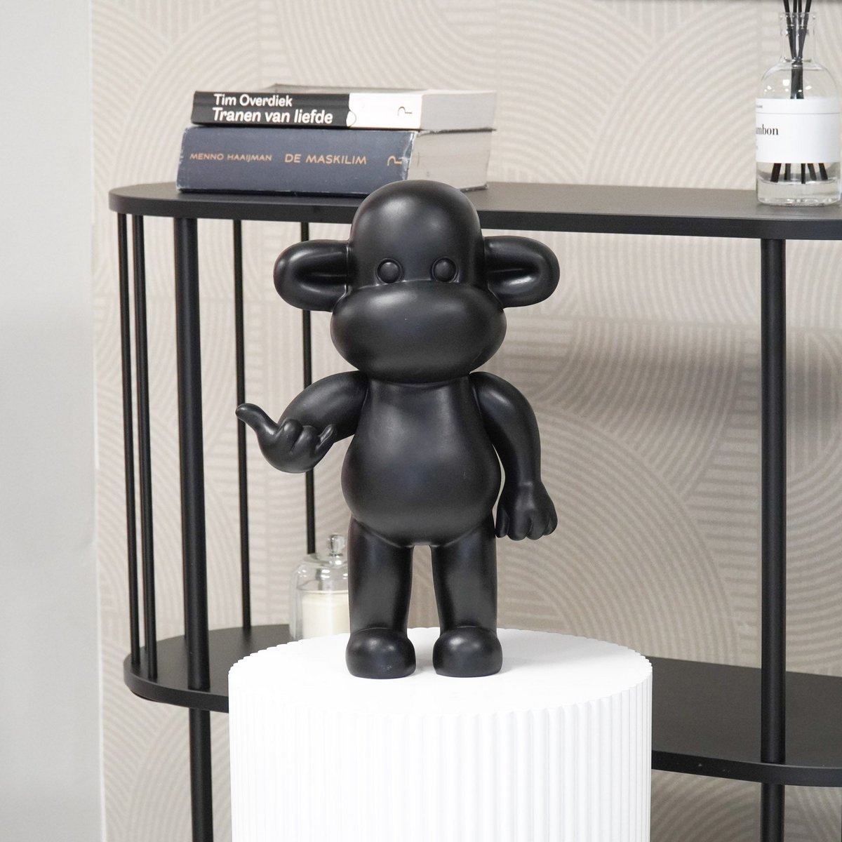 Ornament - hang losse aap beeldje 'de legende' - polyresin - zwart - 33x21x50cm