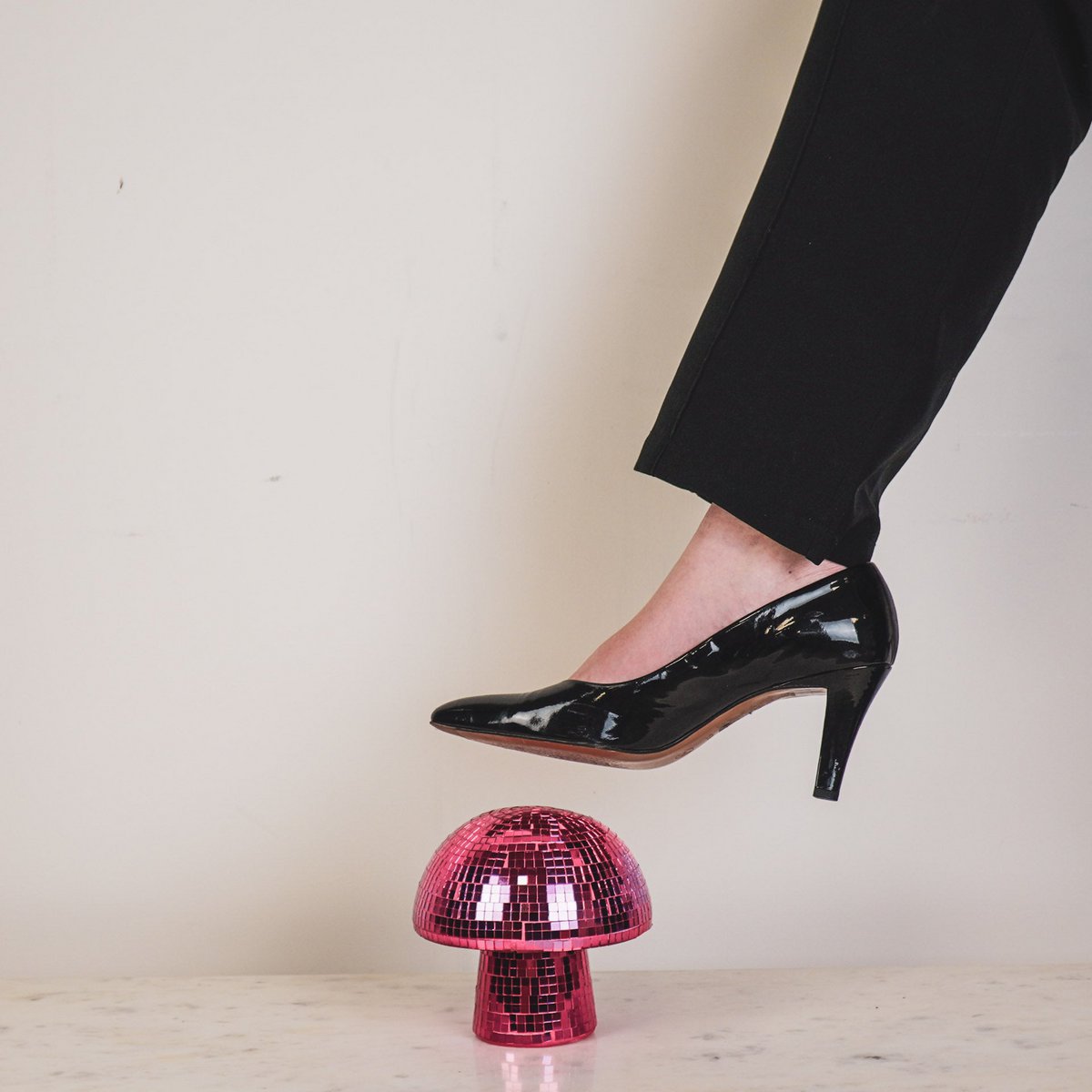 Ornament - Disco -Mushroom - glas - roze- 14x14x14cm